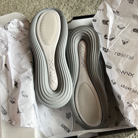 Nike 720’s - Picture 2 of 4